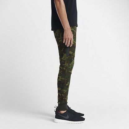 NIKE TECH FLEECE CAMO MEN'S TROUSERS - Sequoia Black — XXS — Side View