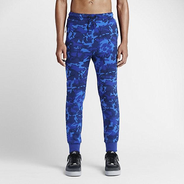NIKE TECH FLEECE CAMO MEN'S TROUSERS - Deep Royal Blue — XXS — Lifestyle View