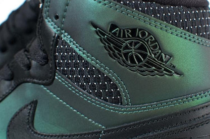 Nike SB Air Jordan 1 QS 'Iridescent Green-Black' — UK 3 | EU 35.5 | US 3.5 — Detail View