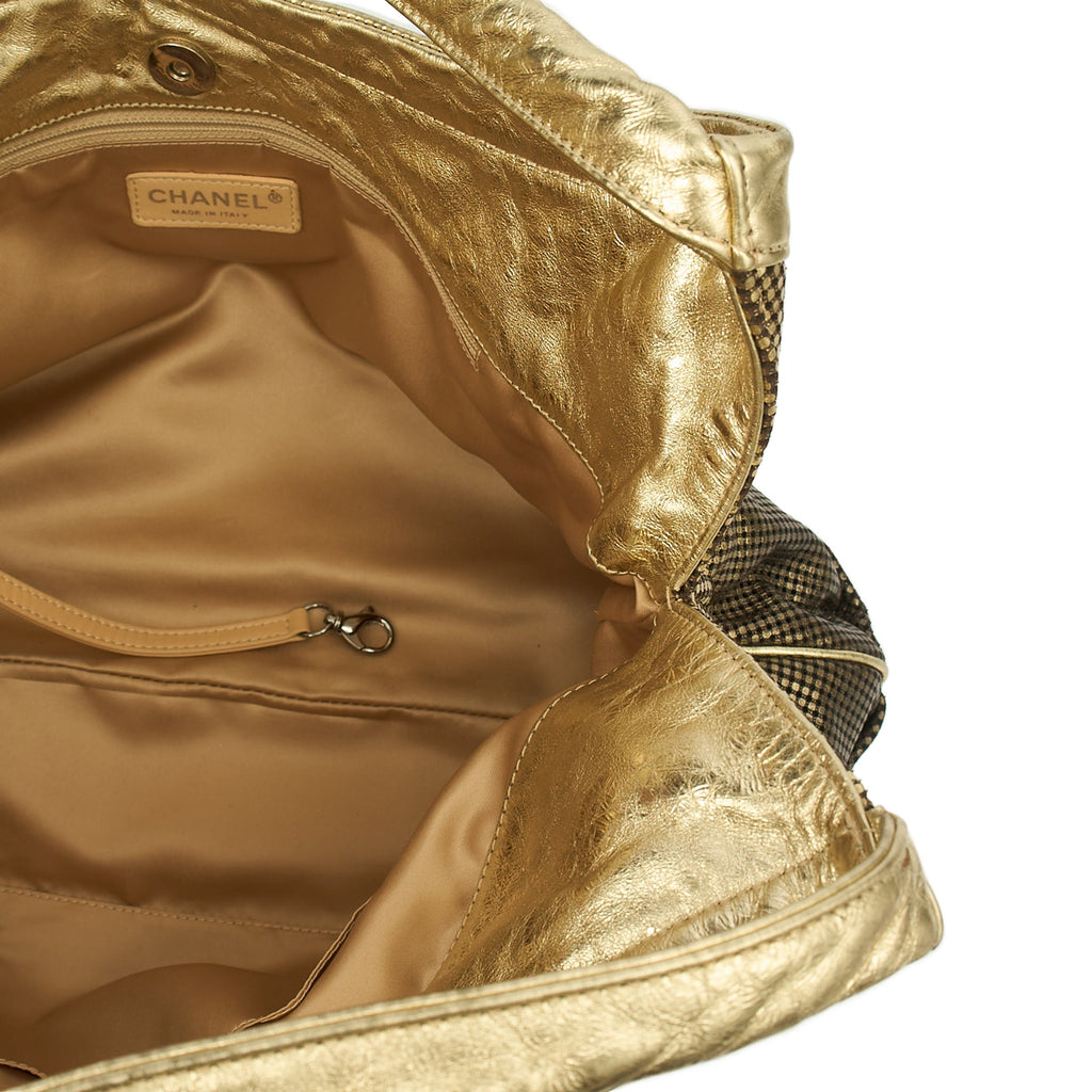 Chanel Tote Hobo in Metallic, Calfskin Leather — Alternate View 27