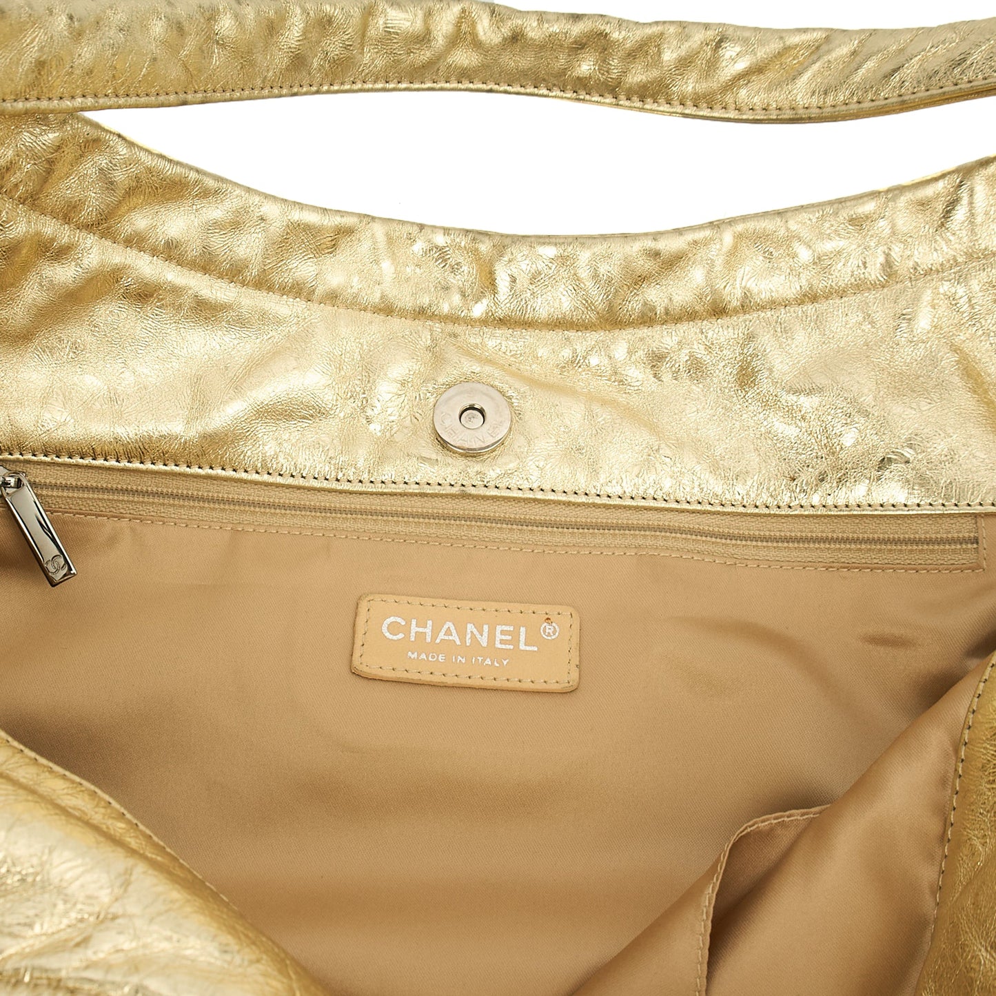Chanel Tote Hobo in Metallic, Calfskin Leather — Alternate View 26