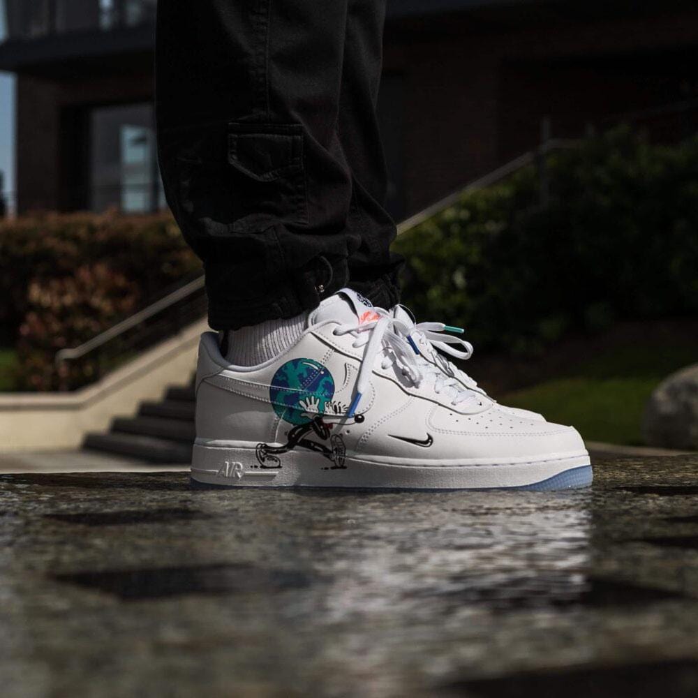 Nike Air Force 1 Earth Day Pack White — UK 3 | EU 35.5 | US 3.5 — Side View