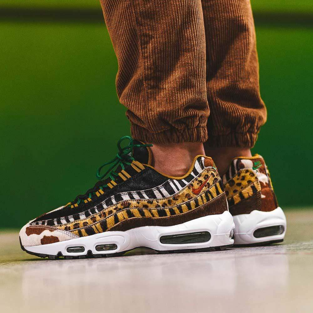 Nike Air Max 95 DLX x Atmos Animal Pack 2018 — UK 3 | EU 35.5 | US 3.5 — Lifestyle View