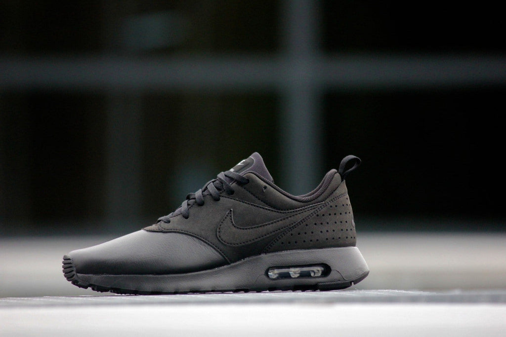 Nike Air Max Tavas Leather Black — UK 3 | EU 35.5 | US 3.5 — Back View
