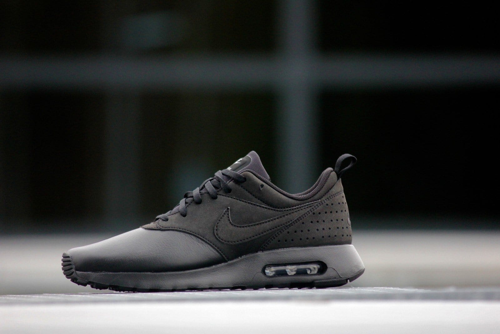 Nike Air Max Tavas Leather Black — UK 3 | EU 35.5 | US 3.5 — Back View
