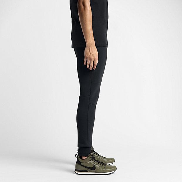 NIKE TECH FLEECE MEN'S TROUSERS - Black — XXS — Lifestyle View