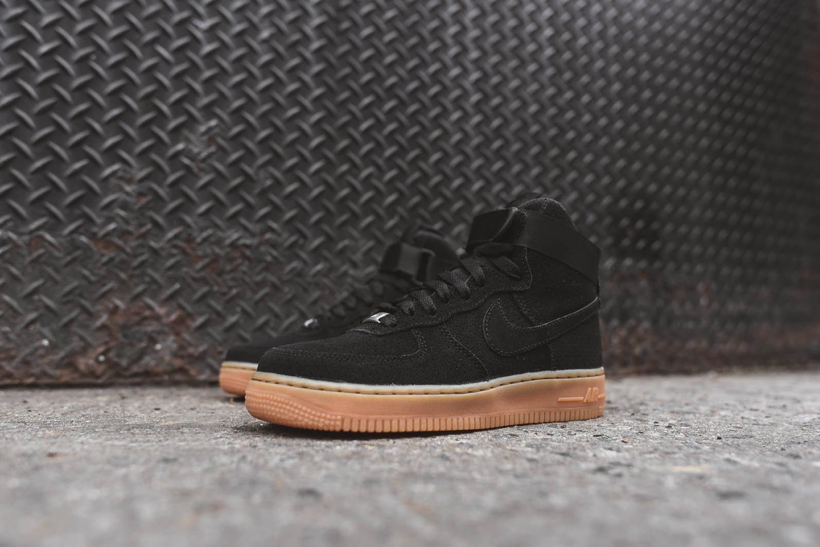 Nike WMNS Air Force 1 Hi Suede Black — UK 2.5 | EU 35.5 | US 5 — Back View