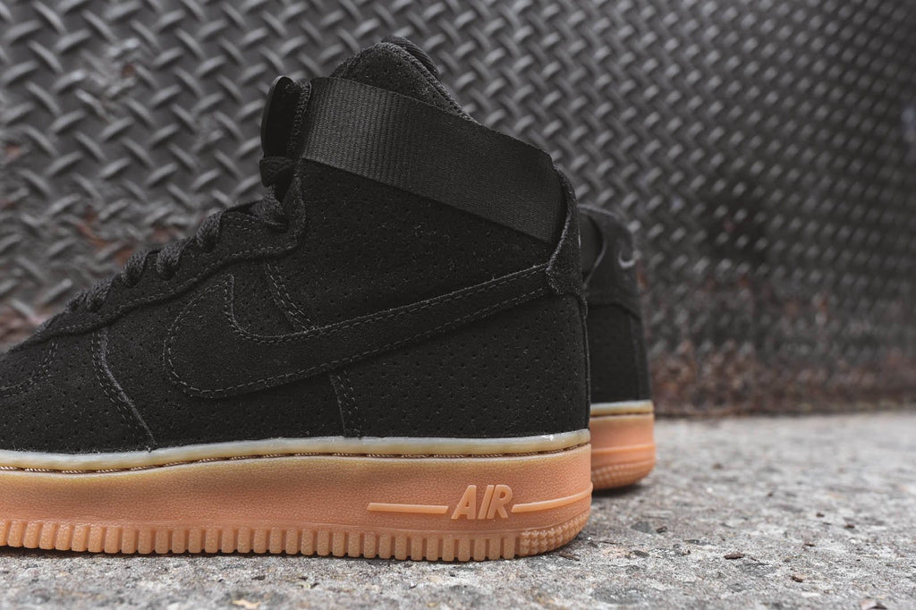 Nike WMNS Air Force 1 Hi Suede Black — UK 2.5 | EU 35.5 | US 5 — Side View