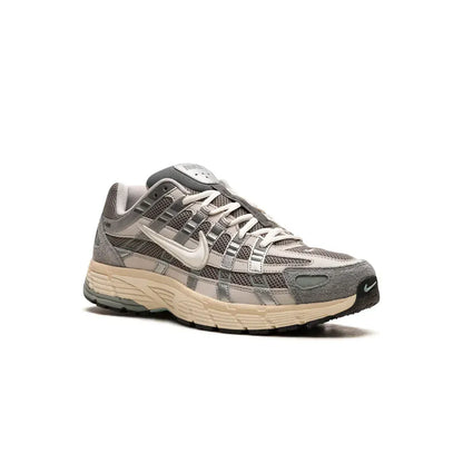 Nike P-6000 Flat Pewter — 3 UK — Back View