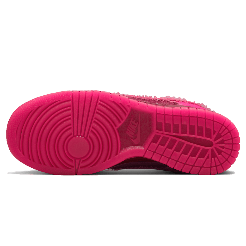 Nike Wmns Dunk Low 'Valentine's Day' — UK 2.5 | EU 35.5 | US 5 — Detail View