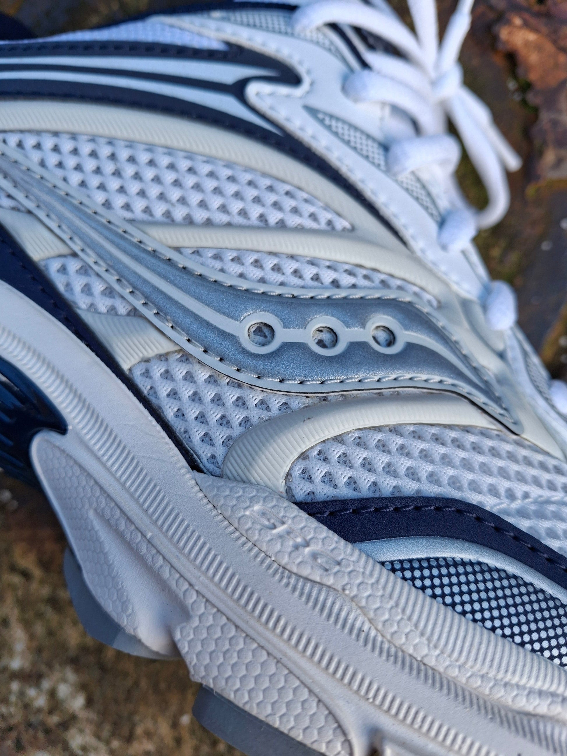Saucony Progrid Omni 9 'White Navy' — UK 1 — Alternate View 8
