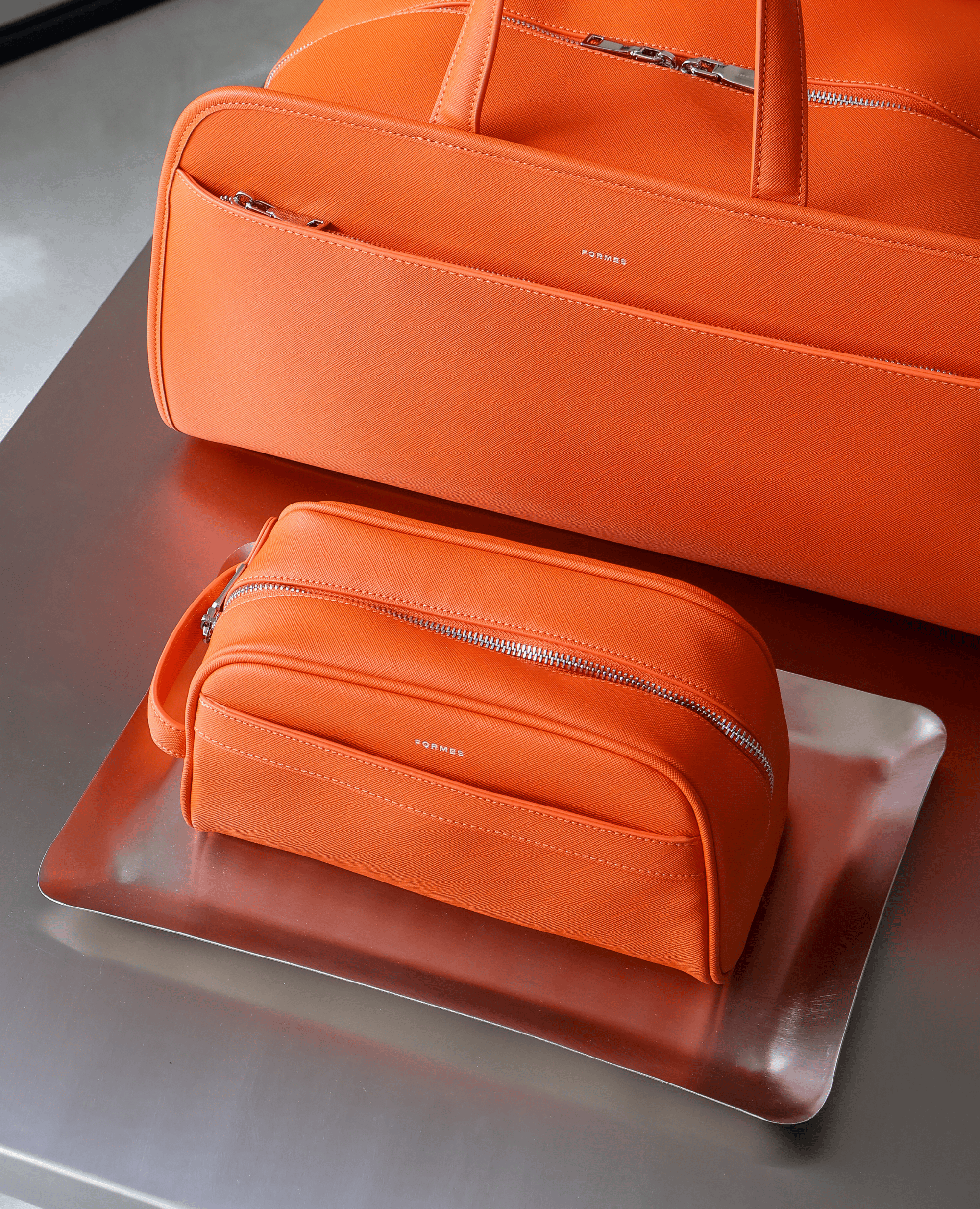 Formes Luxe Washbag Magna — Side View