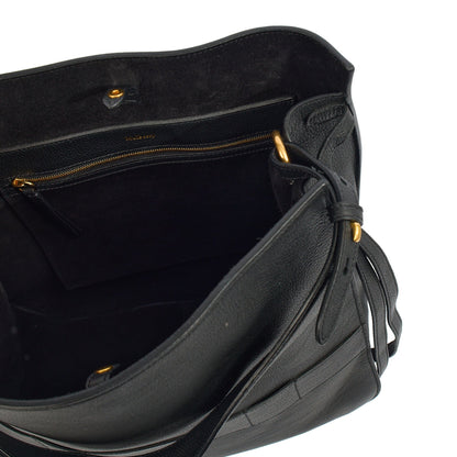 Mulberry Tote Amberley Hobo in Black, Calfskin Leather — Lifestyle View