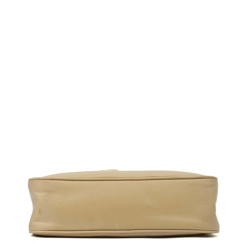 Prada Cross Body Re-Edition 2000 Shoulder Bag in Deserto, Nylon — Detail View