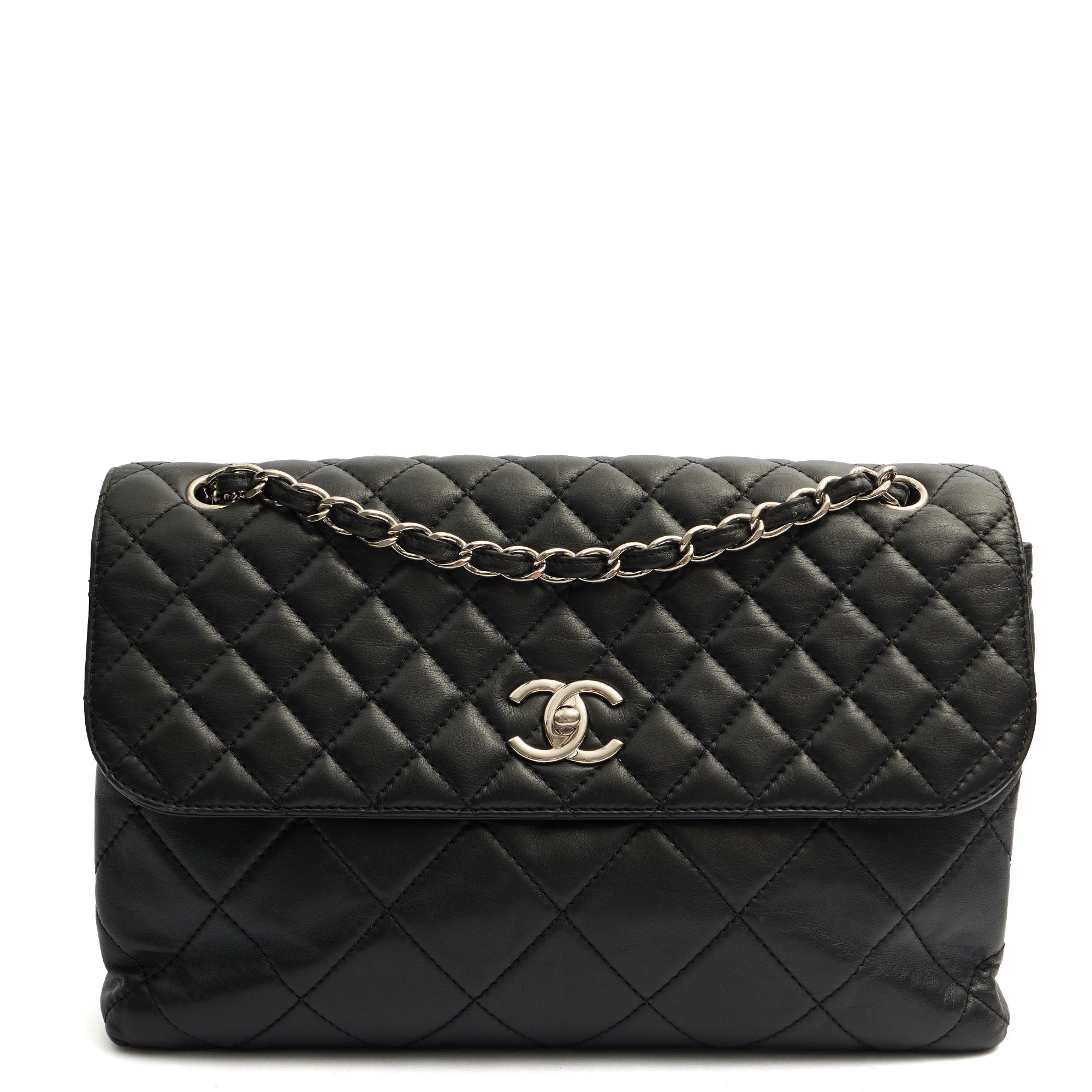 Chanel Shoulder Bag Classic Single Flap - Jumbo in Black, Lambskin Leather — Alternate View 10