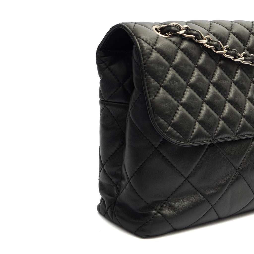 Chanel Shoulder Bag Classic Single Flap - Jumbo in Black, Lambskin Leather — Alternate View 16
