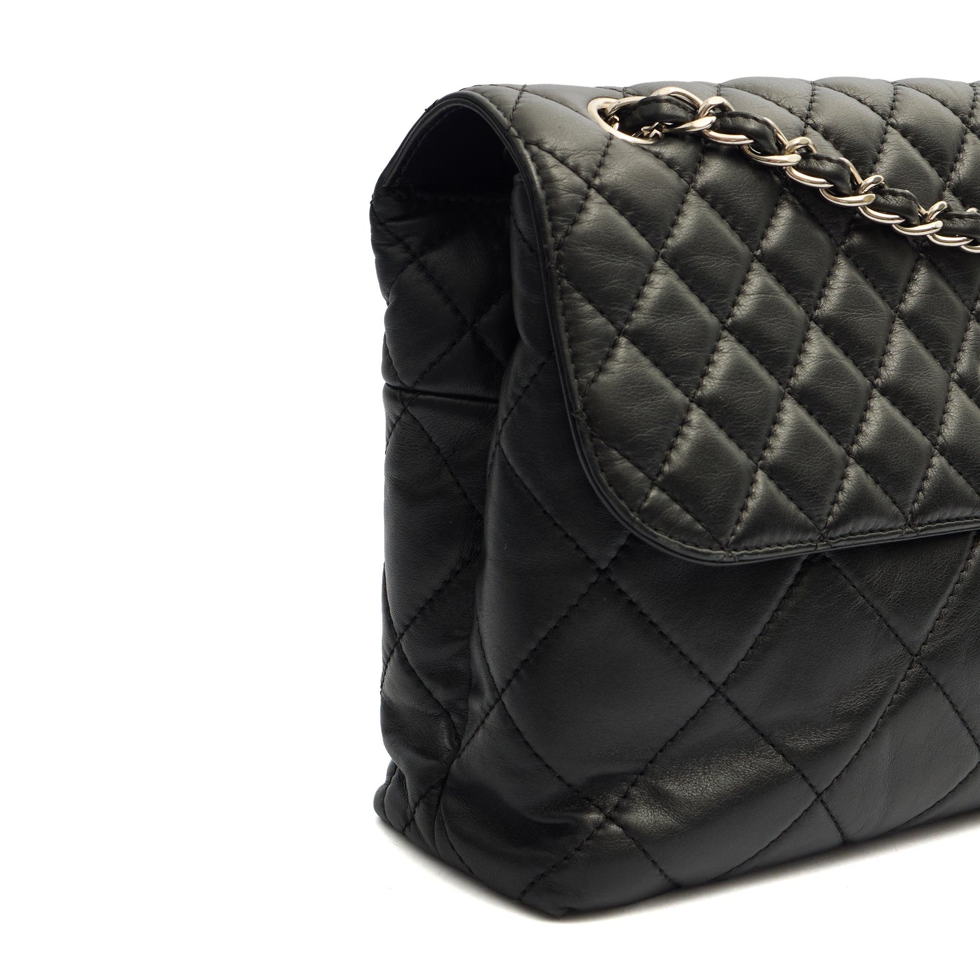Chanel Shoulder Bag Classic Single Flap - Jumbo in Black, Lambskin Leather — Alternate View 16