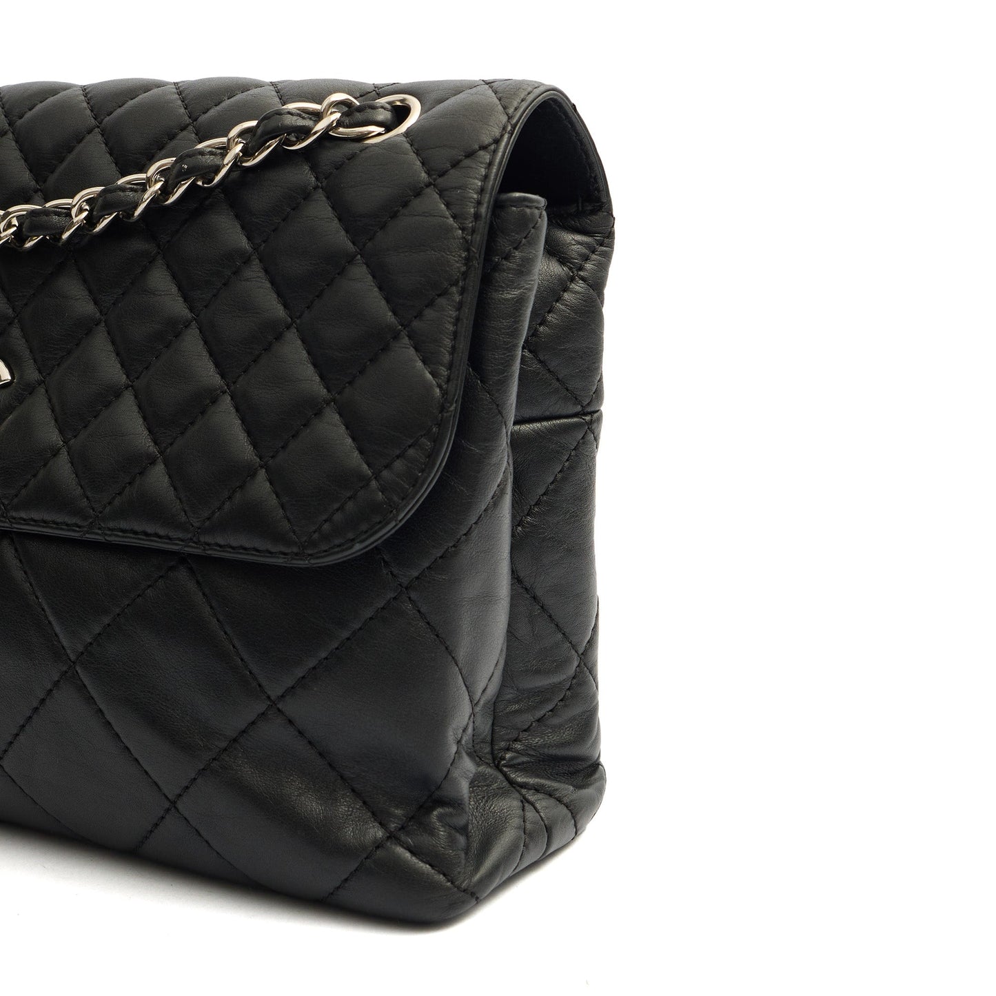 Chanel Shoulder Bag Classic Single Flap - Jumbo in Black, Lambskin Leather — Detail View