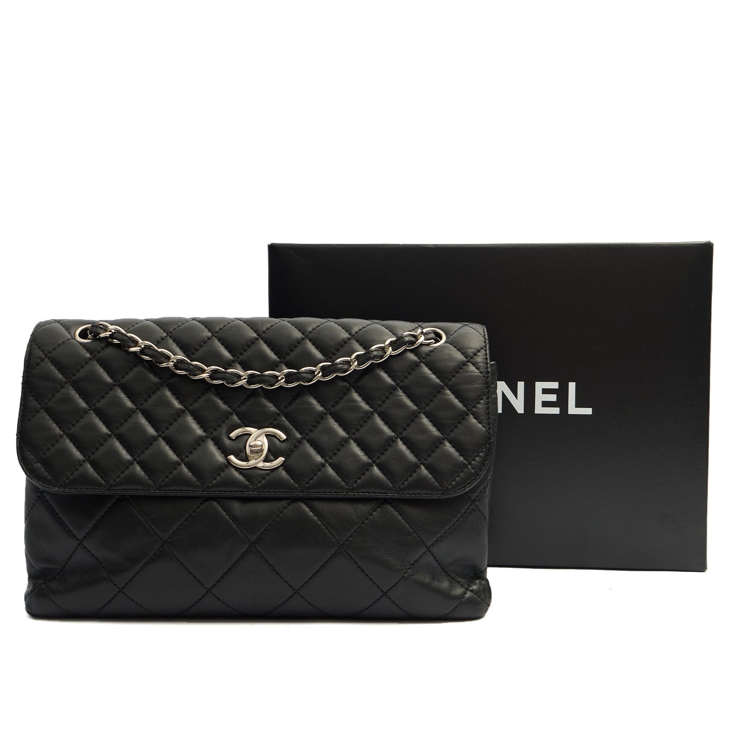 Chanel Shoulder Bag Classic Single Flap - Jumbo in Black, Lambskin Leather — Alternate View 24