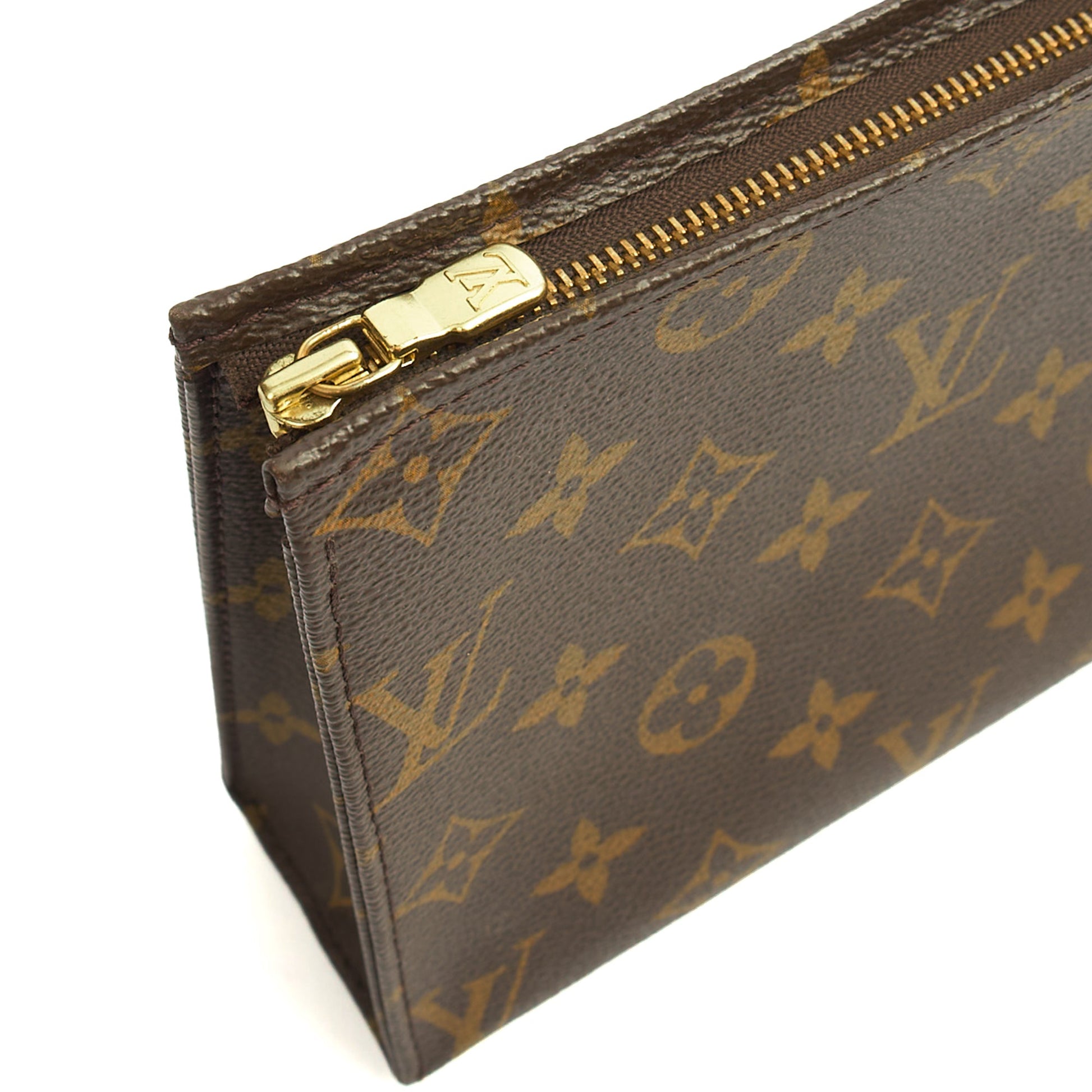 Louis Vuitton Clutch Toiletry Pouch 19 in Monogram, Canvas — Alternate View 10