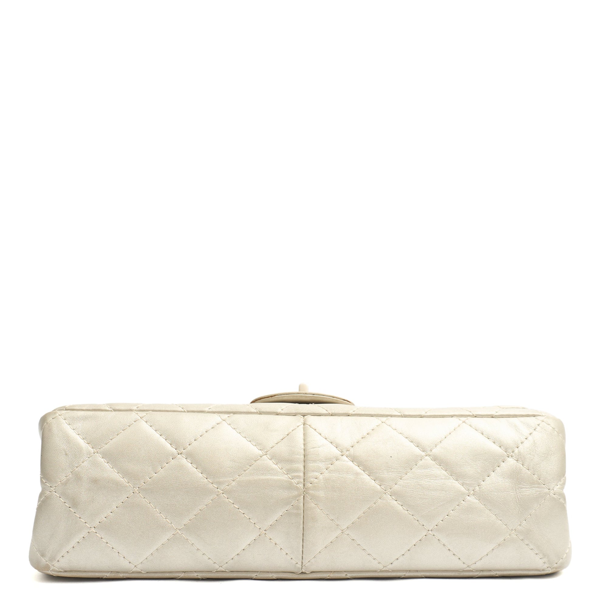 Chanel Shoulder Bag 2.55 Reissue - Maxi in Metallic, Lambskin Leather — Detail View