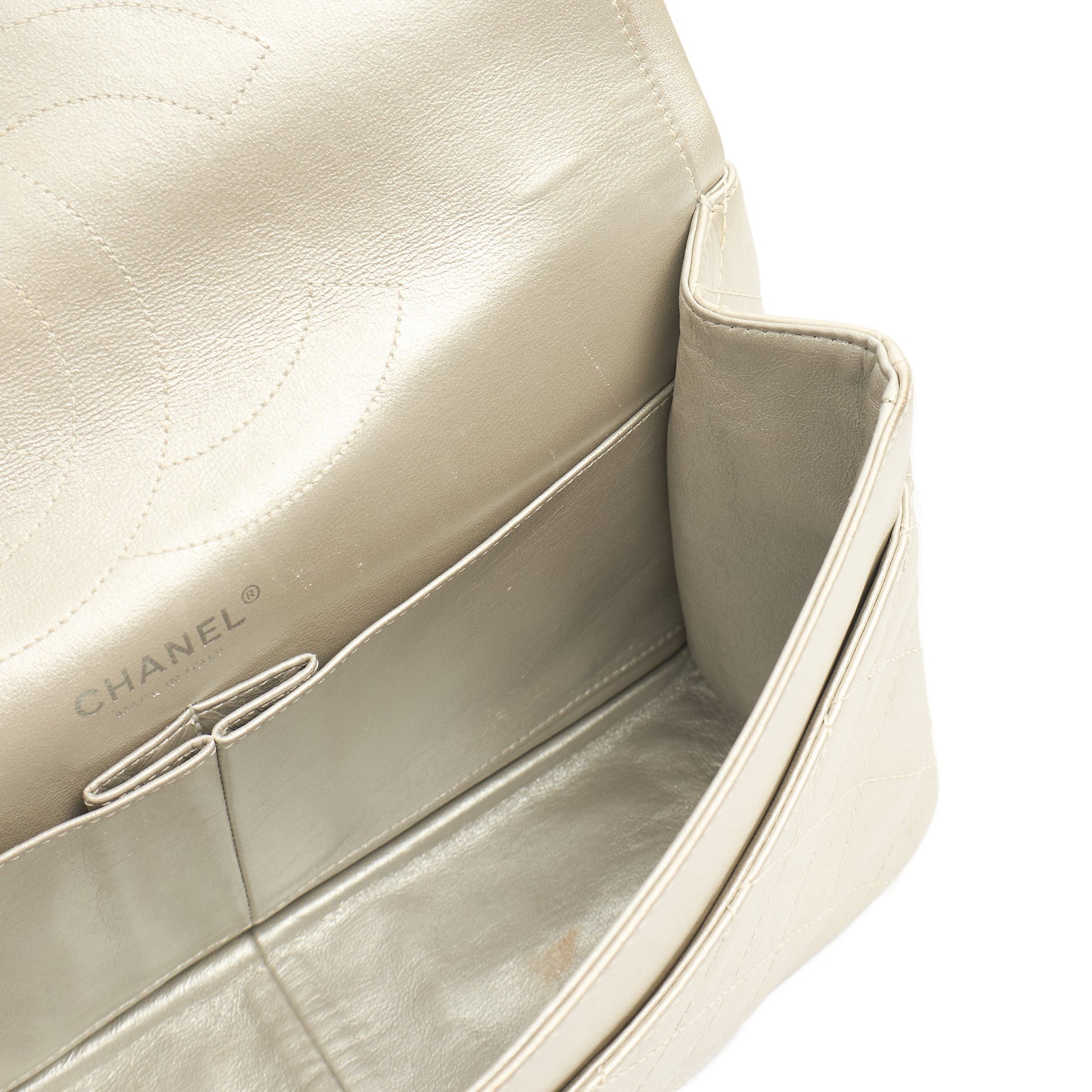 Chanel Shoulder Bag 2.55 Reissue - Maxi in Metallic, Lambskin Leather — Alternate View 11