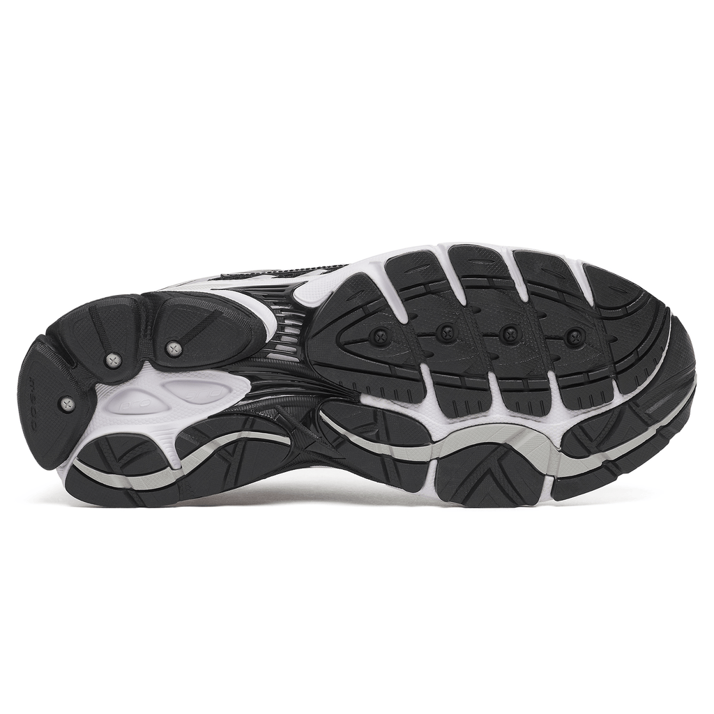 Saucony Progrid Omni 9 OG 'Black White' — UK 1 — Lifestyle View