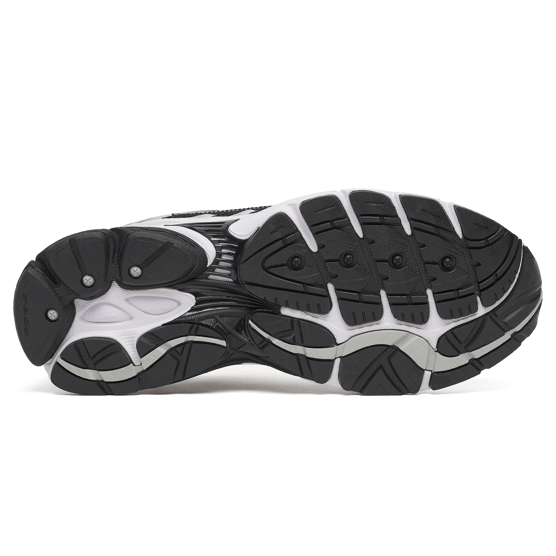 Saucony Progrid Omni 9 OG 'Black White' — UK 1 — Lifestyle View