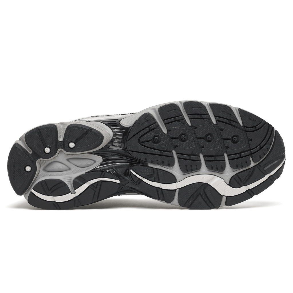 Saucony Progrid Omni 9 OG 'White Cadet' — UK 1 — Lifestyle View