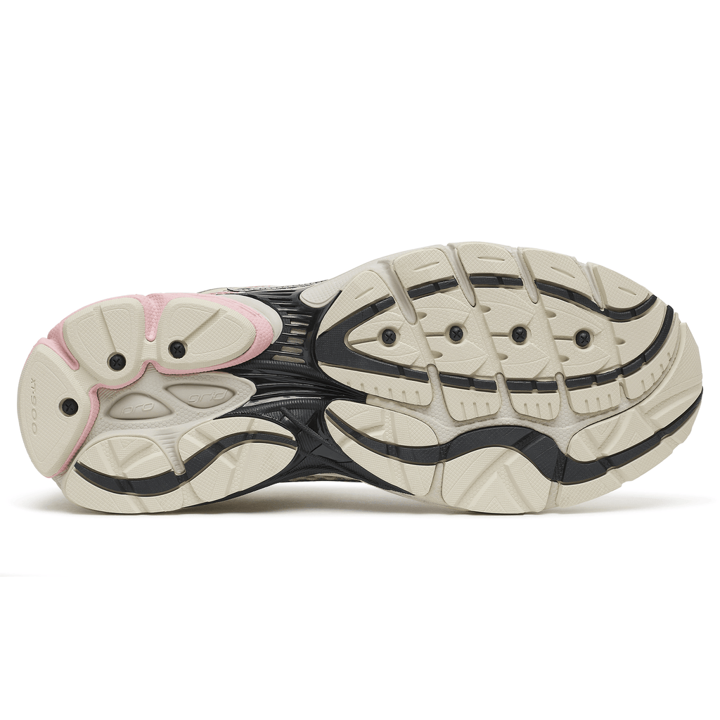 Saucony Progrid Omni 9 'Eggshell Touch' — UK 1 — Lifestyle View