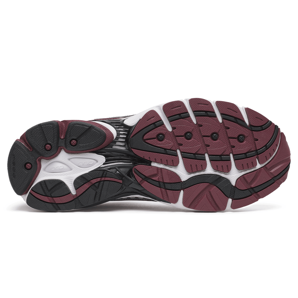 Saucony Progrid Omni 9 OG 'White Maroon' — UK 1 — Lifestyle View