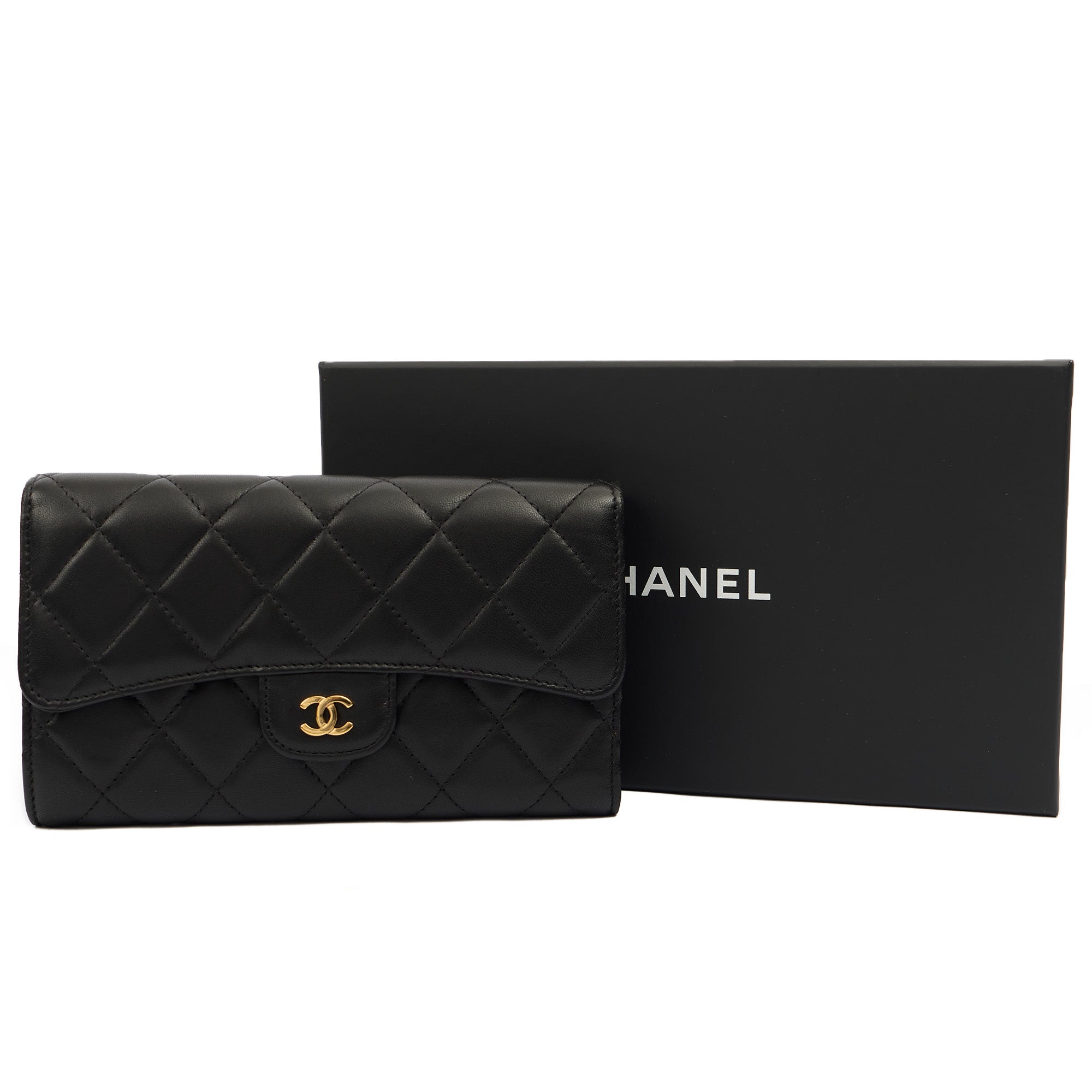 Chanel Purse Flap Wallet in Black, Lambskin Leather — Side View