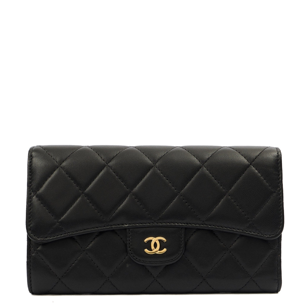 Chanel Purse Flap Wallet in Black, Lambskin Leather — Front View