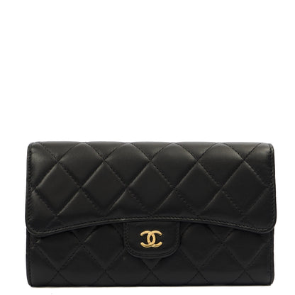 Chanel Purse Flap Wallet in Black, Lambskin Leather — Front View