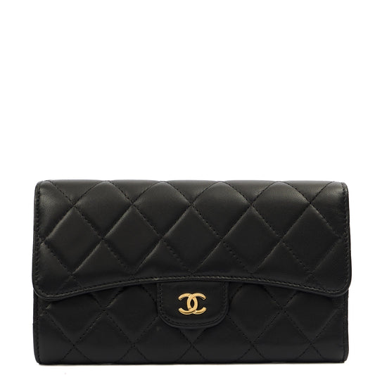 Chanel Purse Flap Wallet in Black, Lambskin Leather — Front View