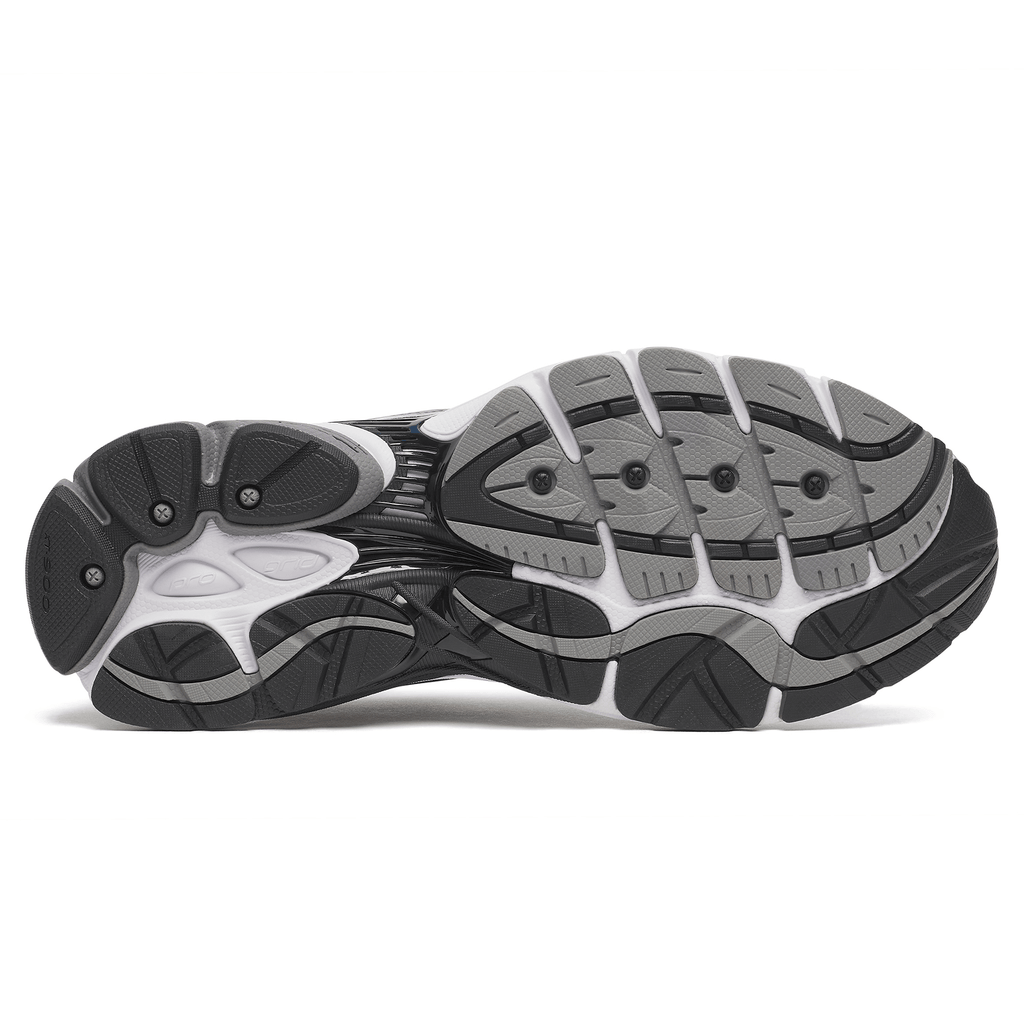 Saucony Progrid Omni 9 'Grey Silver' — UK 1 — Lifestyle View