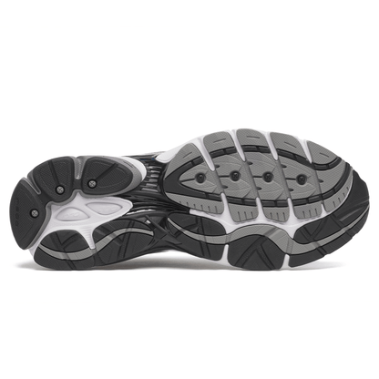 Saucony Progrid Omni 9 'Grey Silver' — UK 1 — Lifestyle View