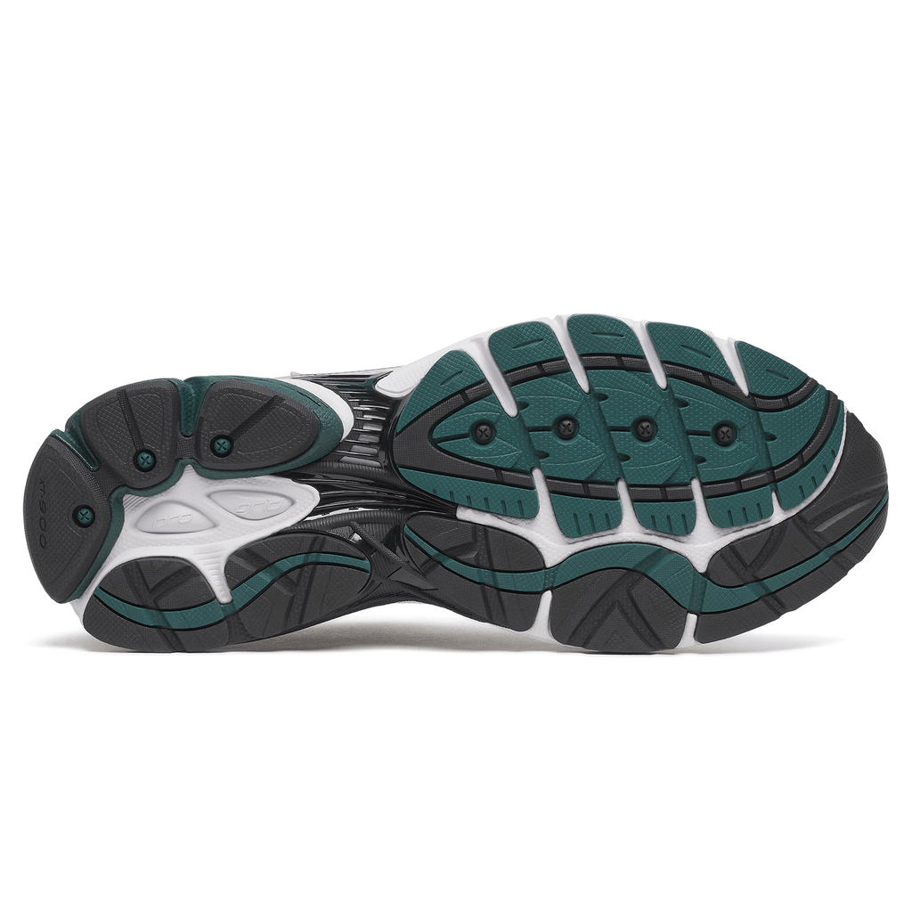 Saucony Progrid Omni 9 'White Pine Green' — UK 1 — Lifestyle View
