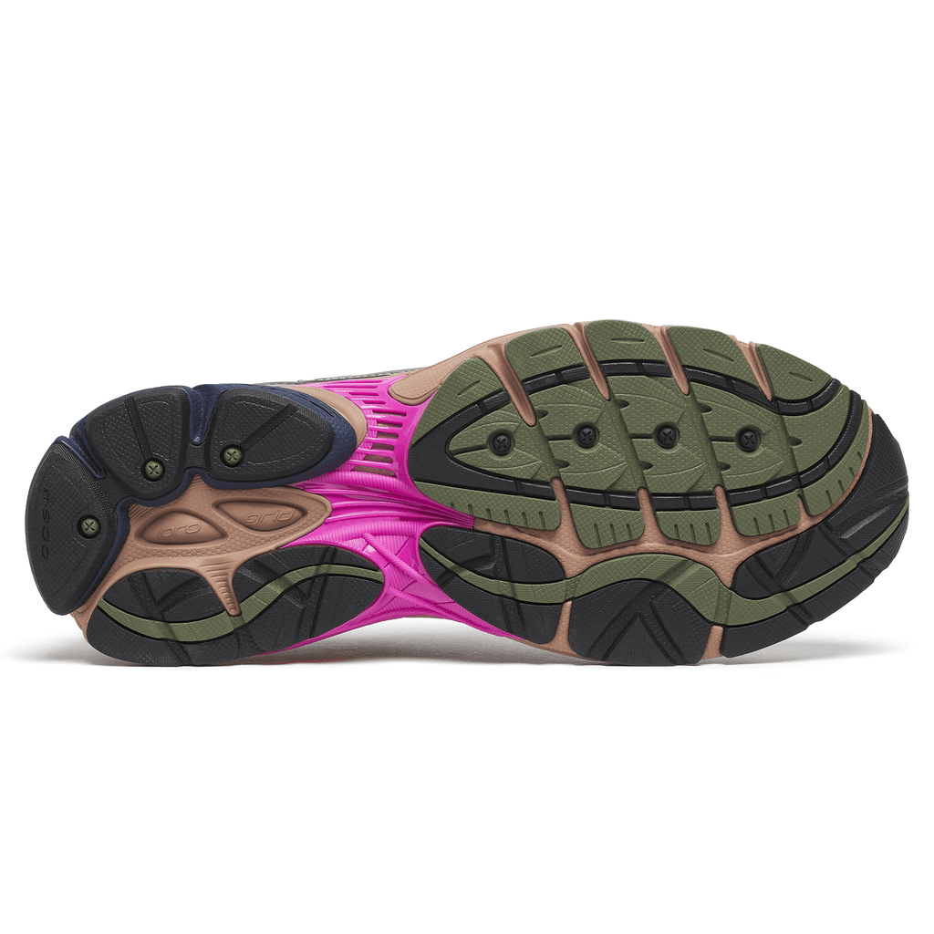 Saucony Progrid Omni 9 Disrupt 'Blue Brush' — UK 1 — Lifestyle View