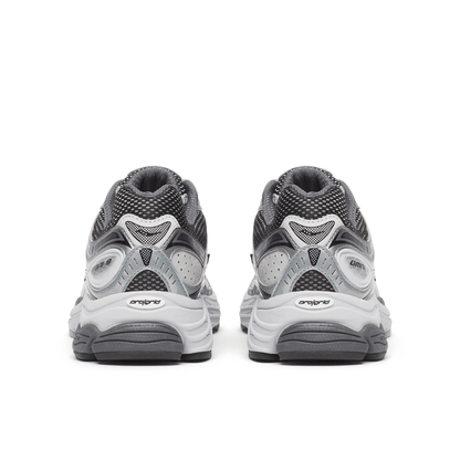 Saucony Progrid Omni 9 OG 'Microchip' — UK 1 — Detail View