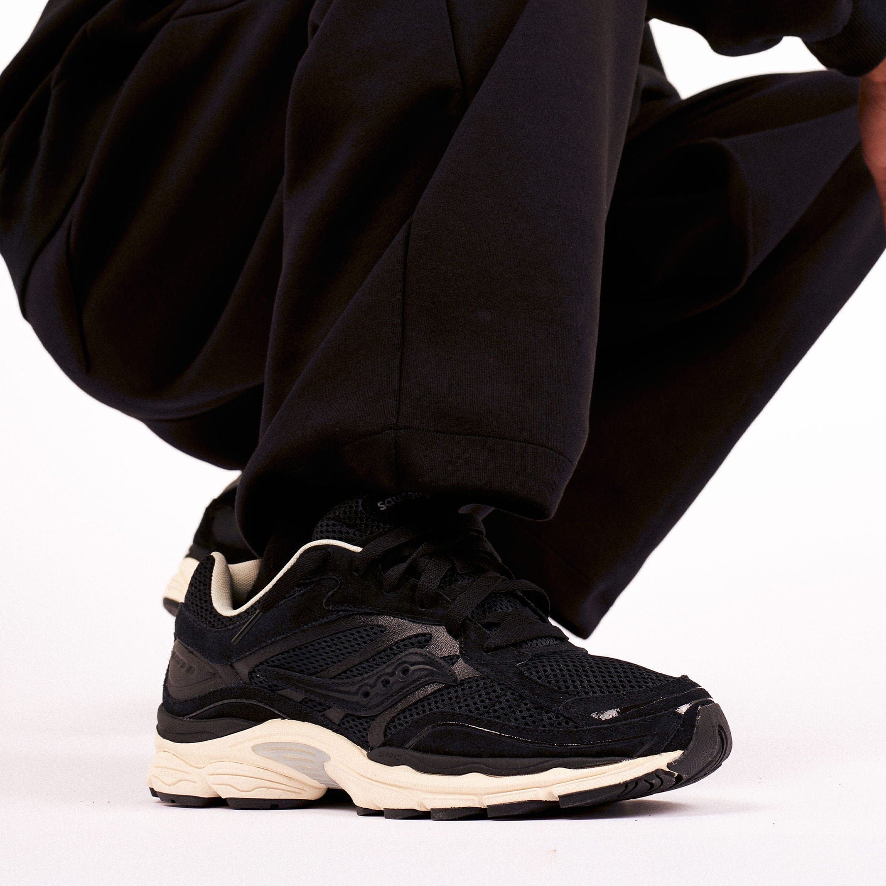 Saucony ProGrid Omni 9 Premium 'Black Cream' — UK 1 — Top View