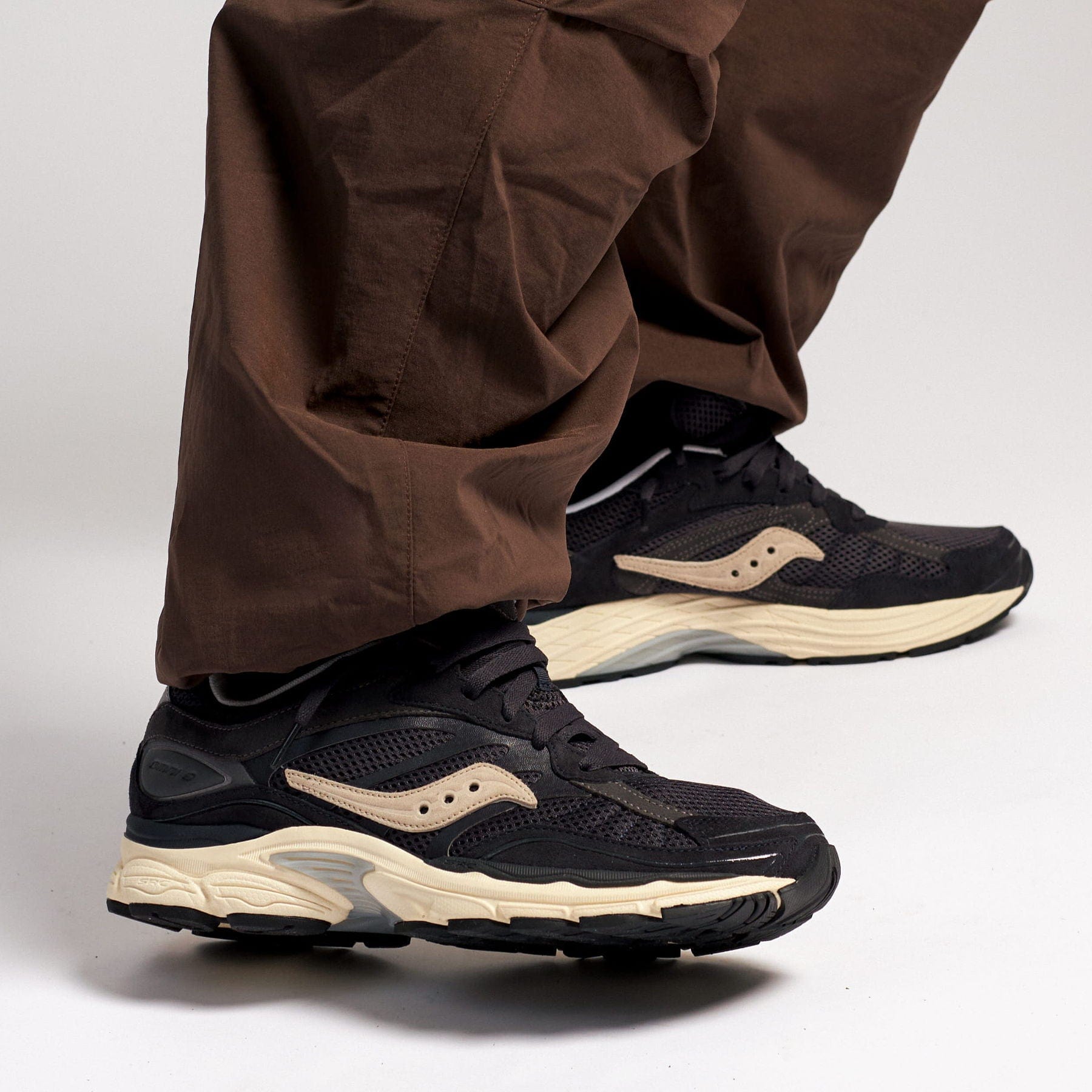 Saucony OG ProGrid Omni 9 Premium 'Navy' — UK 1 — Back View