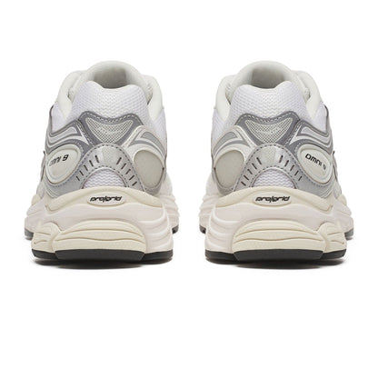 Saucony ProGrid Omni 9 'White Silver' — UK 1 — Top View