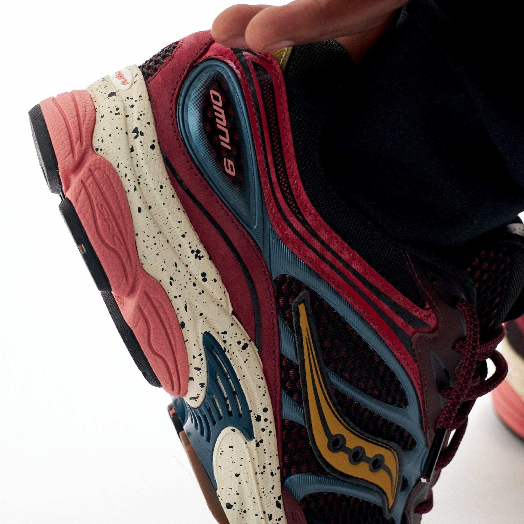 Saucony ProGrid Omni 9 'Autumnal Equinox Pack' — UK 1 — Lifestyle View