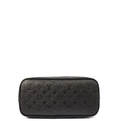 Louis Vuitton Tote Neverfull MM in Black, Empreinte Leather — Detail View