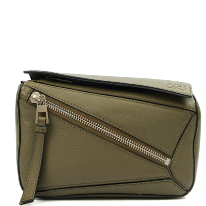 Loewe Cross Body Puzzle Edge Belt Bag in Green, Leather — Front View