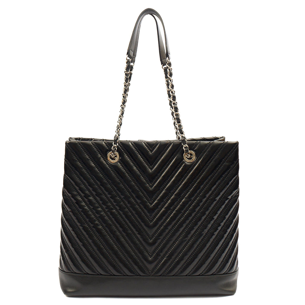 Chanel Tote in Black, Patent Leather — Alternate View 21