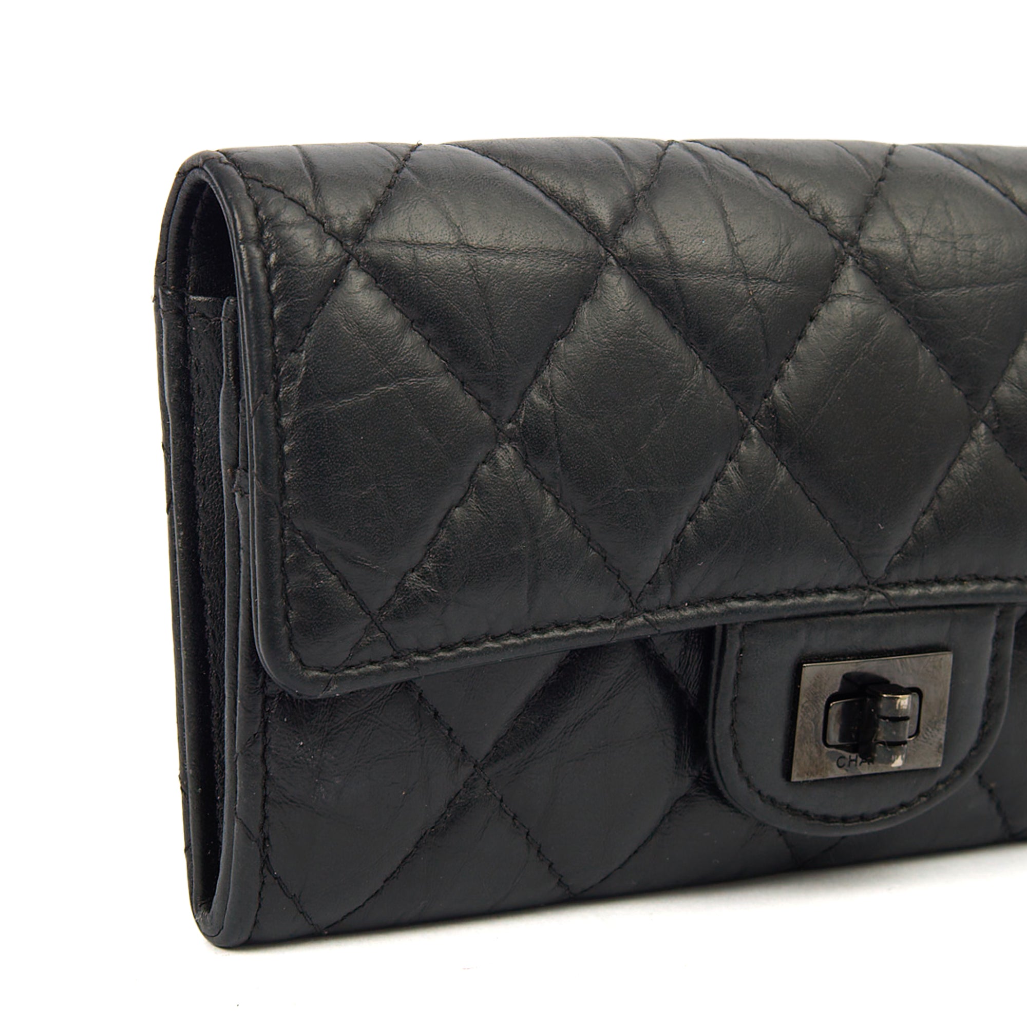 Chanel Purse Flap Wallet in Black, Crinkled Calfskin Leather — Detail View