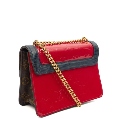 Louis Vuitton Shoulder Bag Wynwood in Red, Patent Leather — Back View