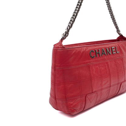 Chanel Shoulder Bag in Red, Calfskin Leather — Alternate View 24
